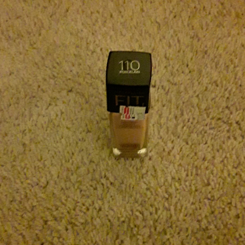 Maybelline Fit Me Foundation "110 Porcelain